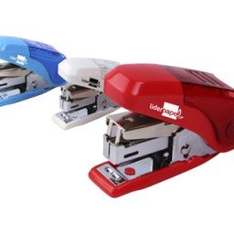 Grapadora Liderpapel 20 hojas colores surtidos.